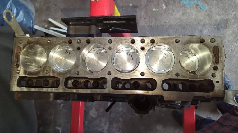 kolben-drin.jpg kolben-drin.jpg